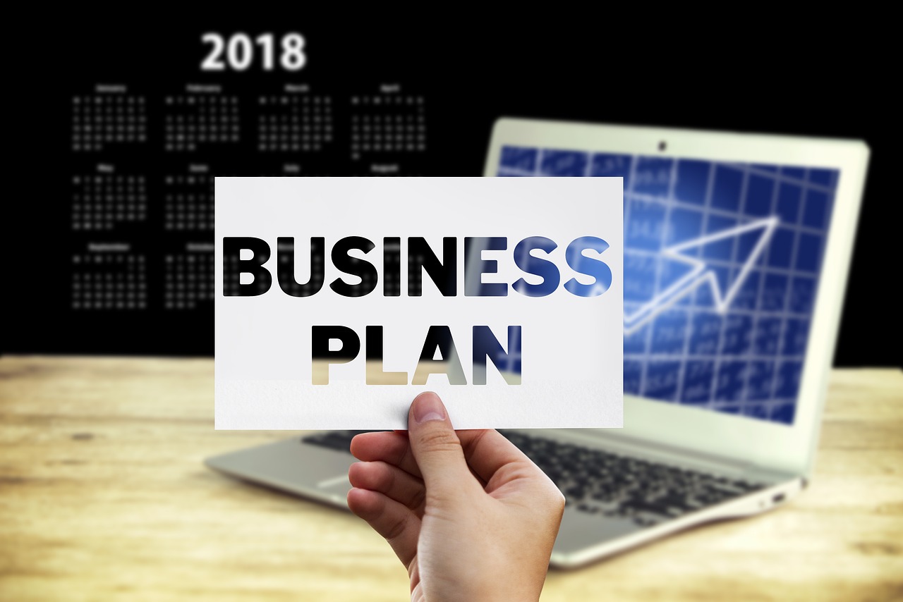 entdecken sie stilvolle business outfits für einen professionellen auftritt – moderne anzüge, elegante blusen und praktische bürobekleidung für damen und herren.